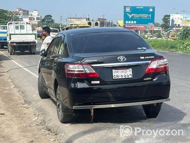 Toyota Premio . 2015