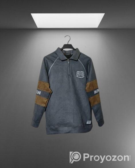 উইন্টার স্টাইলে নতুন সংযোজন — ট্রেন্ডি হাফ-জিপ সোয়েটশার্ট।