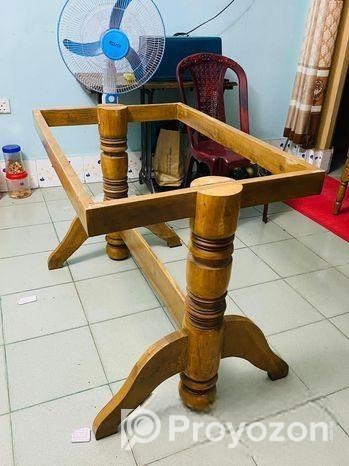 ডাইনিং টেবিল