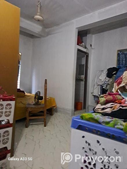 ২ য় তলায় রেডি ফ্লাটসহ শতাংশ জায়গা বিক্রয় হবে।