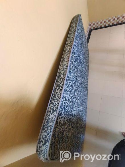 সিঙ্গেল মেট্রেস