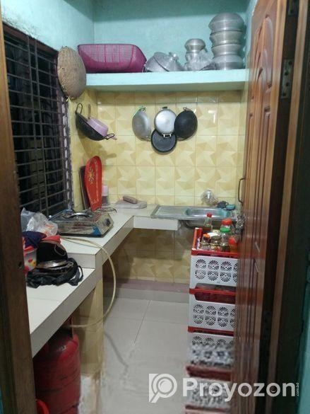 মেয়ে অথবা ছোট ফ্যামিলিদের জন্য এক রুমের সাবলেট বাসা ভাড়া দেওয়া