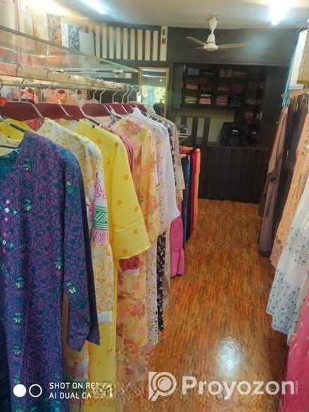 দোকানের সকল মালামাল বিক্রয় করা হবে