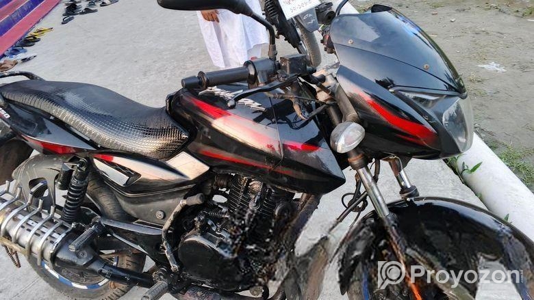 Bajaj Pulsar 150 . 2013
