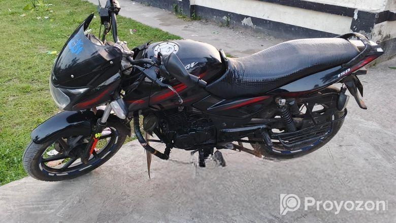Bajaj Pulsar 150 . 2013