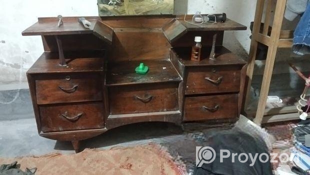 মেহগুনী কাঠের ড্রেসিং টেবিল