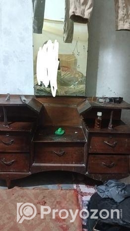 মেহগুনী কাঠের ড্রেসিং টেবিল