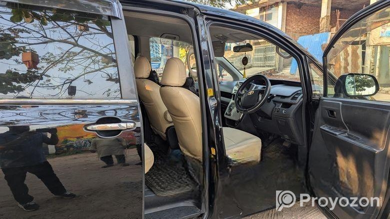 Toyota Noah Noah2010smart 2010