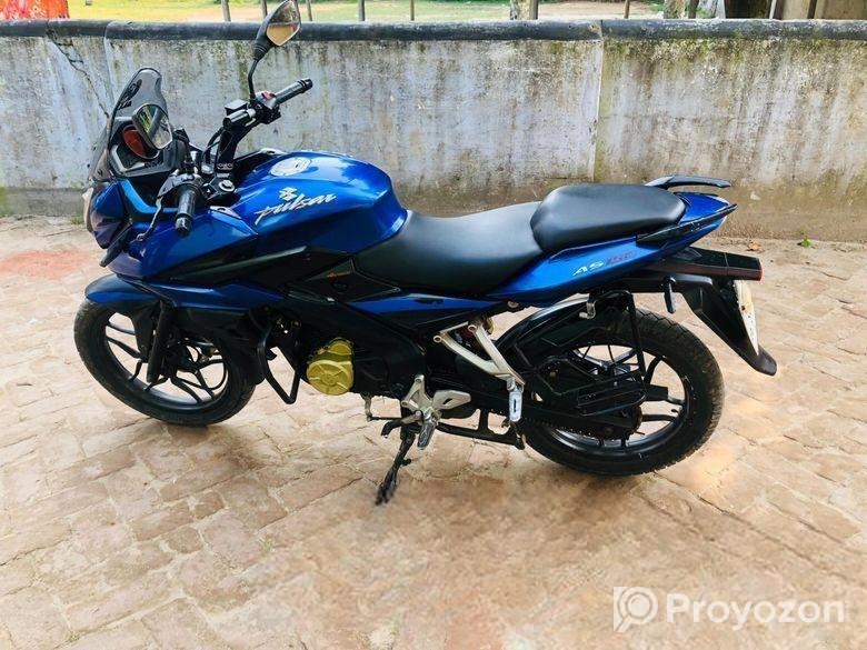 Bajaj Pulsar 150 . 2017