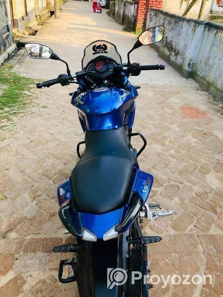 Bajaj Pulsar 150 . 2017