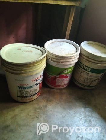 চারপিছ রঙের বালতি