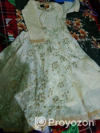 এমব্রয়ডারি ওয়্যার গ্রাউন