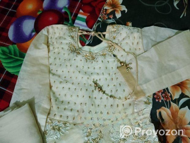 এমব্রয়ডারি ওয়্যার গ্রাউন