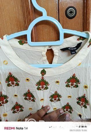 লা রিভ(টপস)