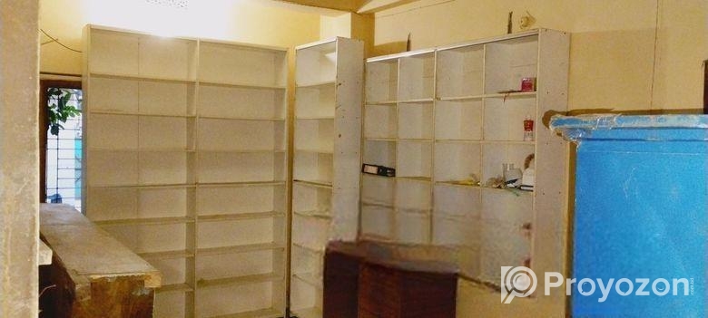 ডিসপ্লে র‍্যাক সহ কাউন্টার টেবিল সাথে সিলিং…