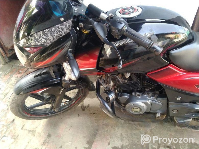 Bajaj Pulsar 150 . 2019