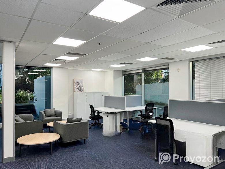 All-access to professional office for 5 in Regus Rahim Plaza De C