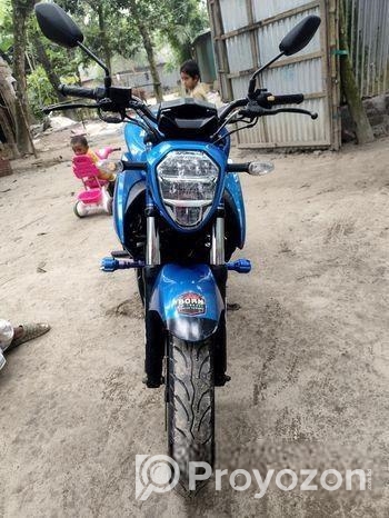 Suzuki Gixxer . 2023