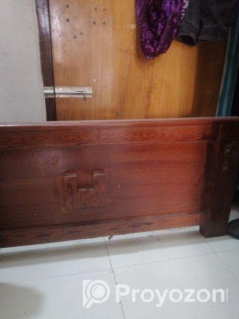 মালয়েশিয়ান কাঠের খাট