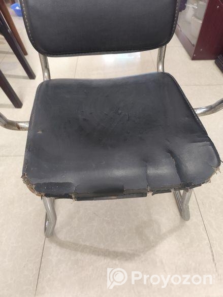 পুরাতন চেয়ার