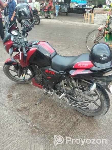 TVS APACHE RTR 150 . 2017