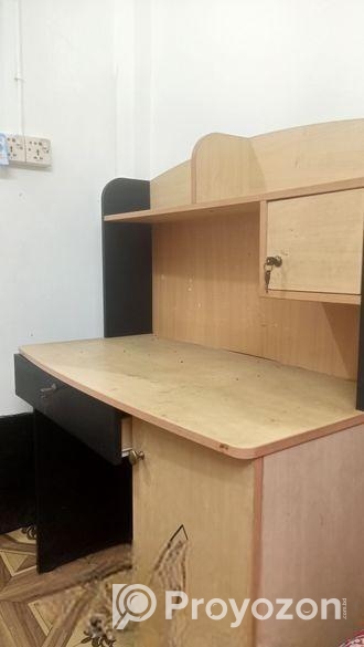 রিডিং টেবিল