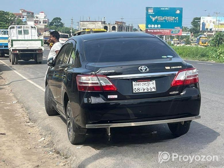 Toyota Premio . 2015