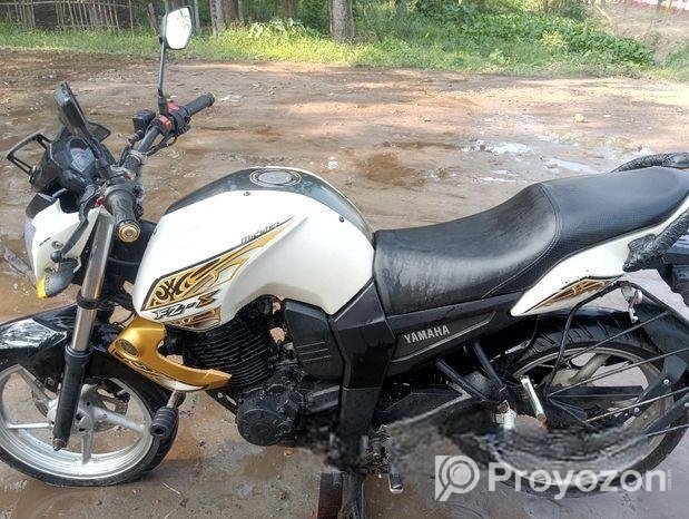 Yamaha FZS ` 2015