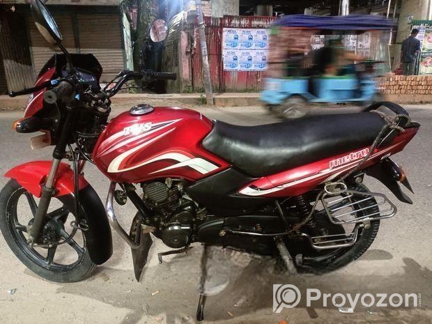 TVS Metro . 2014
