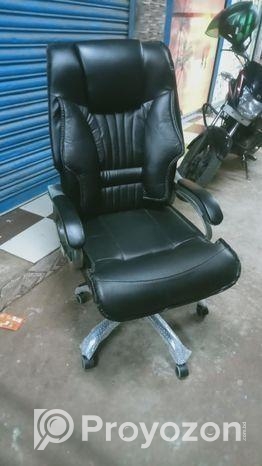 Boss chair (বস চেয়ার)