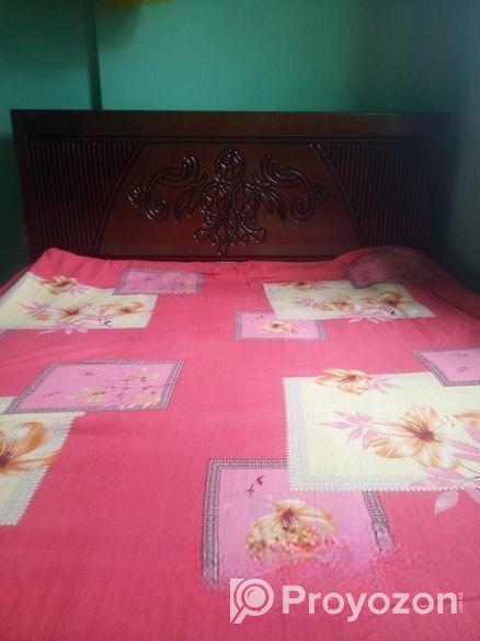 একটি সেমি ডাবোল খাট বিক্রি হবে।