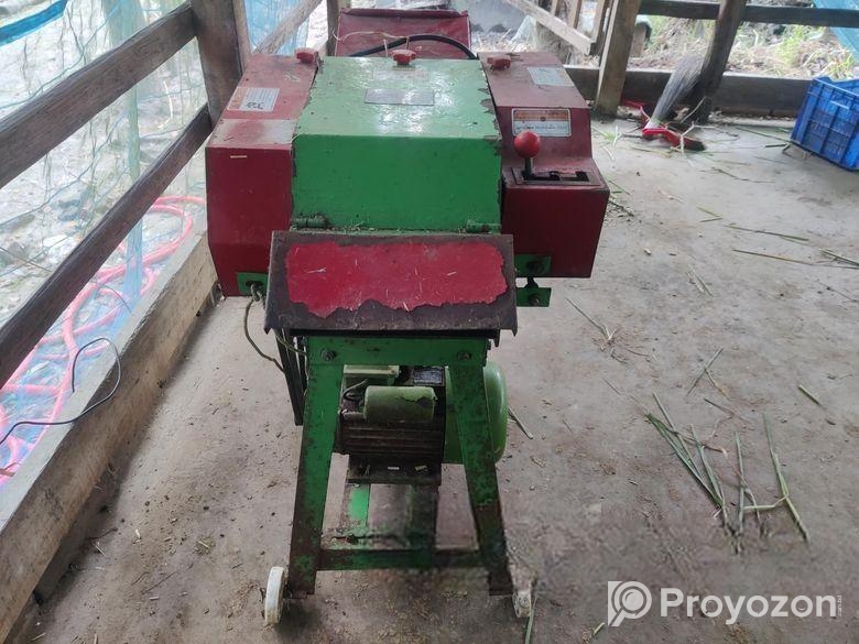 খড় কাটা কটিং গিয়ায় ও কনভেয়া মেশিন