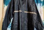 একটি রেইনকোট রেইন কোট (Rain Coat) বিক্রি করা হবে।