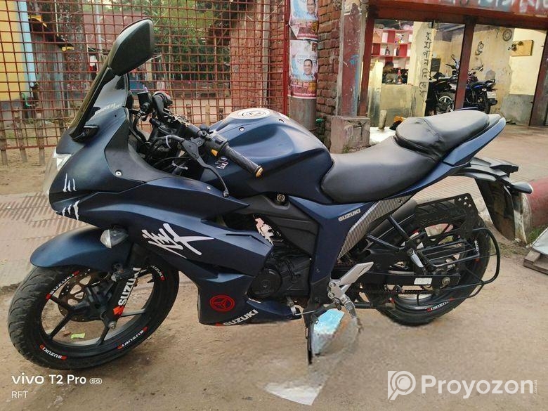 Suzuki Gixxer SF . 2023