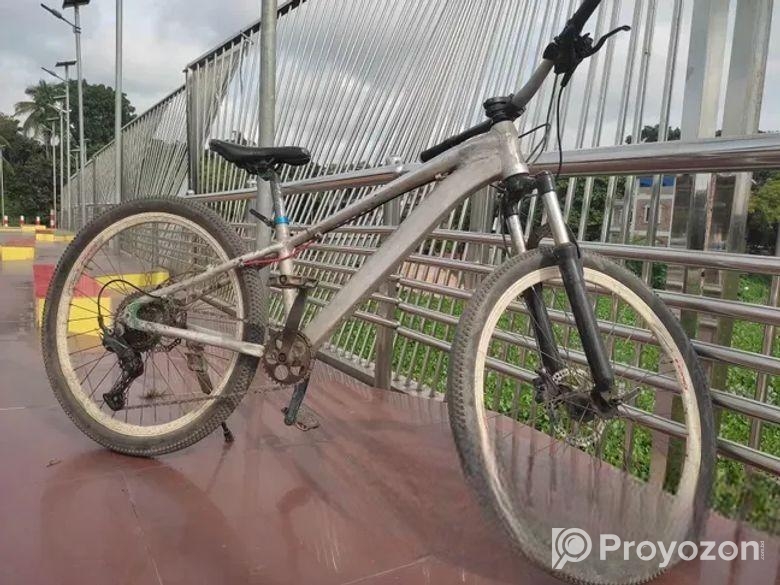 কাষ্টমাইজ স্টান্ট সাইকেল