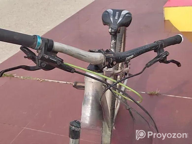 কাষ্টমাইজ স্টান্ট সাইকেল