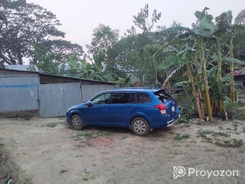 Toyota Fielder . 2013