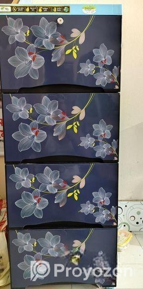 আকর্ষণীয় একটি ওয়ারড্রব সেল হবে