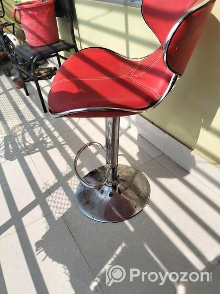 চেয়ার বিক্রি হবে