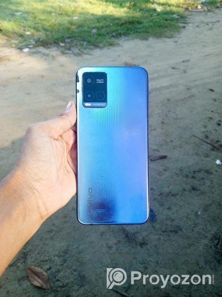 Vivo Y21 . (Used)