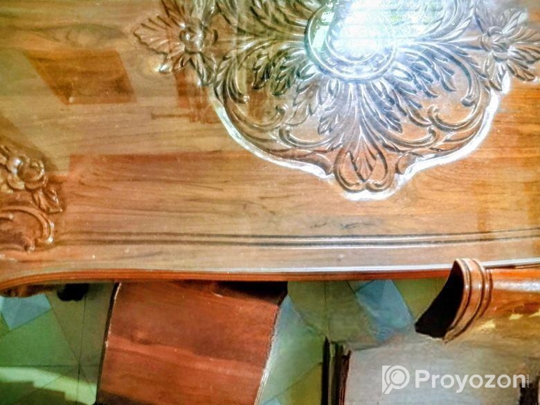 একটি সেগুন কাঠের ডাইনিং টেবিলের সেট বিক্রি হবে