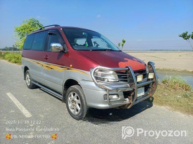 Toyota Noah 1999