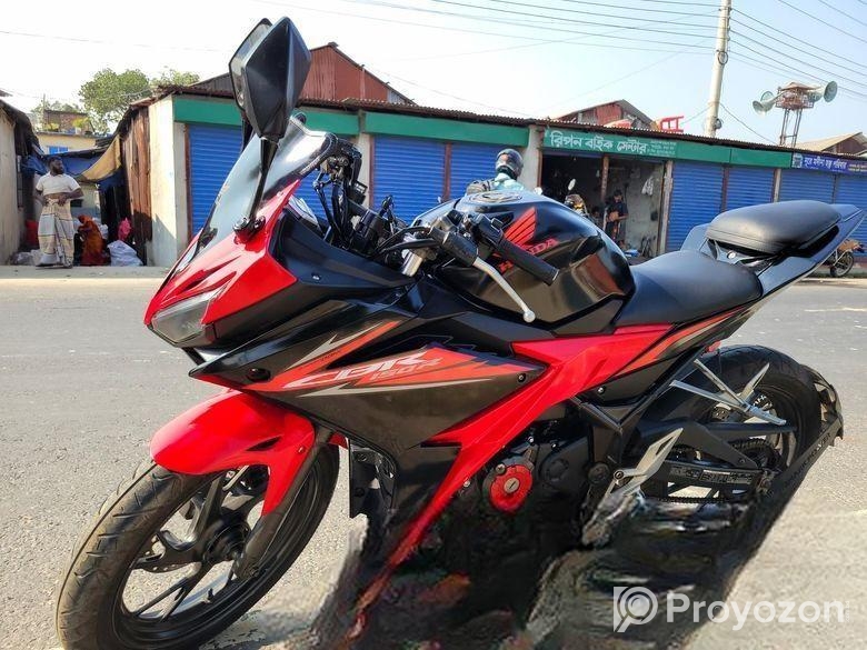 Honda CBR150R 2017