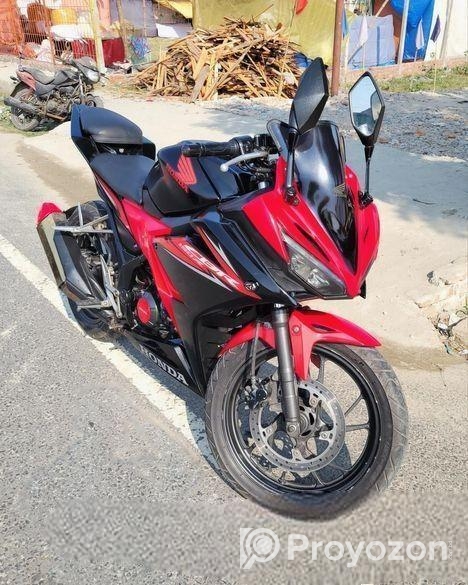 Honda CBR150R 2017
