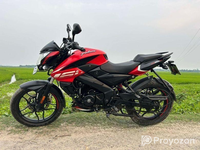 Bajaj Pulsar NS ABS . 2023