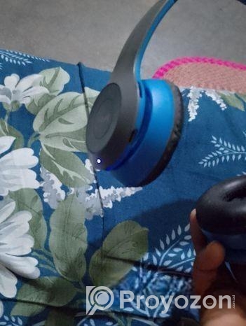 Earphones & Headphones