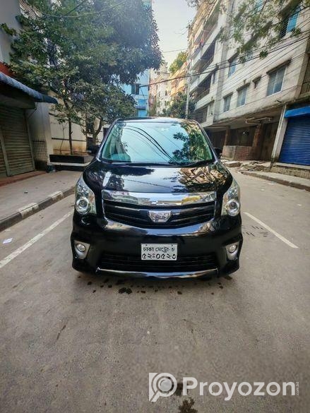 Toyota Noah SI Octane Drive Only 2011