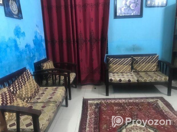 মেহগনি কাটের সোফা এবং টেবিল সহ গদি,কুশন প কভার।