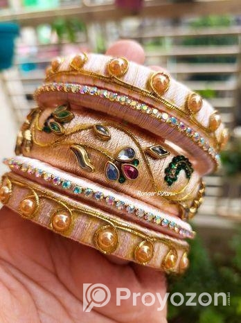 হাতের তৈরি চুড়ি