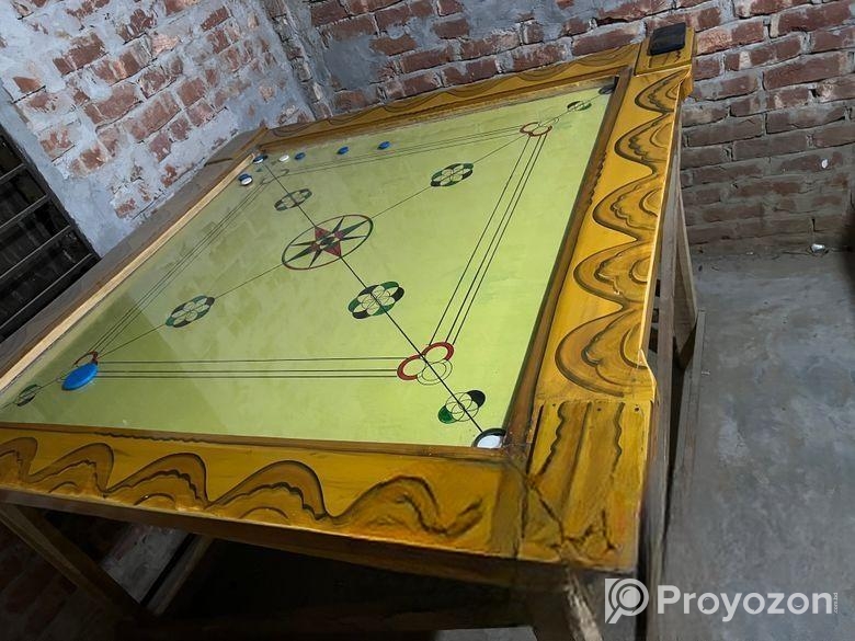 কাচের ক্যারাম বোর্ড